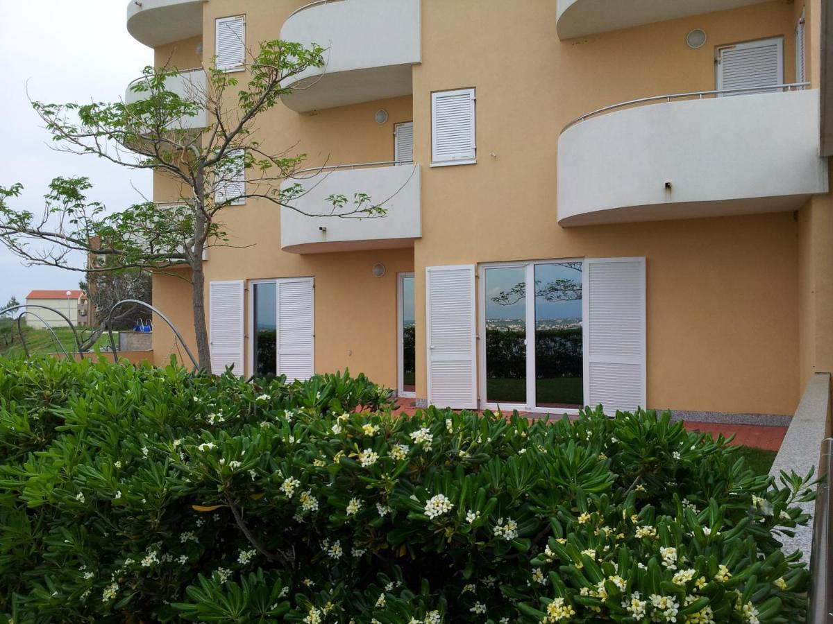 Apartments & Restaurant Condura Croatica Nin-Sabunike Нин Стая снимка